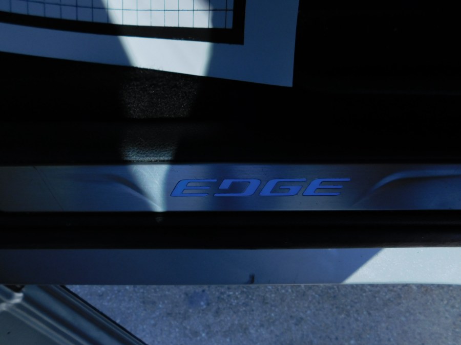 2018 Ford Edge Titanium FWD photo