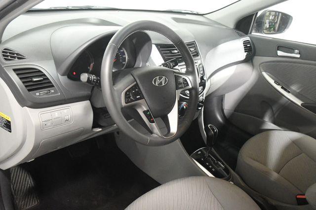 2016 Hyundai Accent SE photo
