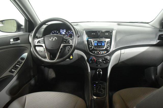2016 Hyundai Accent SE photo