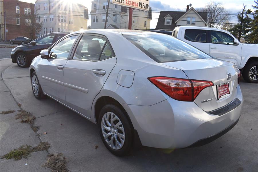 2017 Toyota Corolla LE 4dr Sedan photo