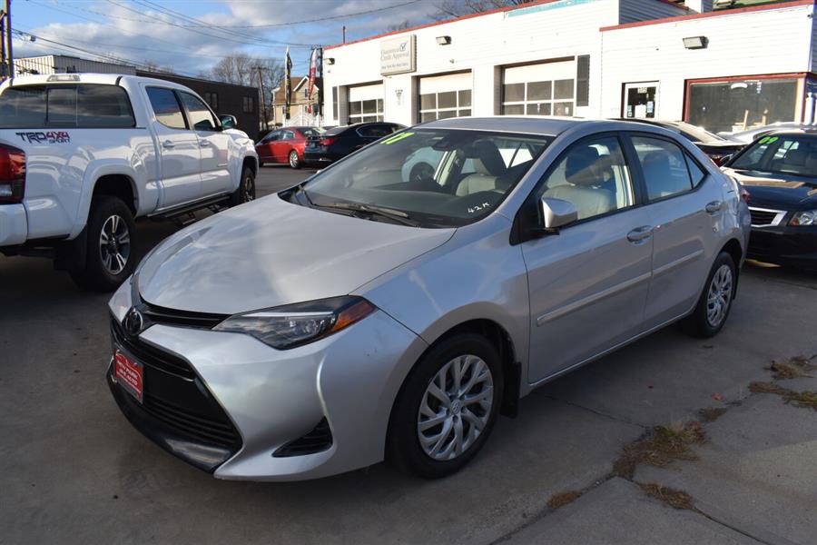 2017 Toyota Corolla LE 4dr Sedan photo