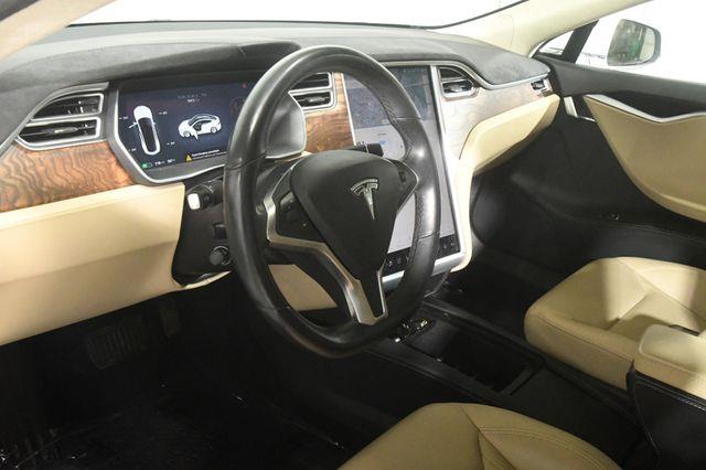 2016 Tesla Model S 90D photo