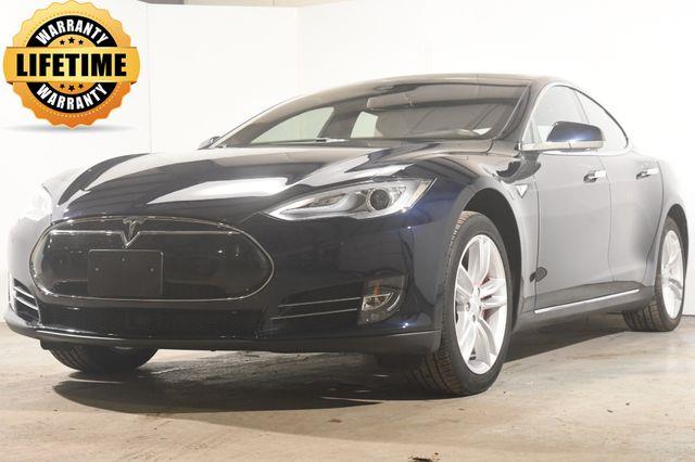 The 2014 Tesla Model S P85D w/ Autopilot photos