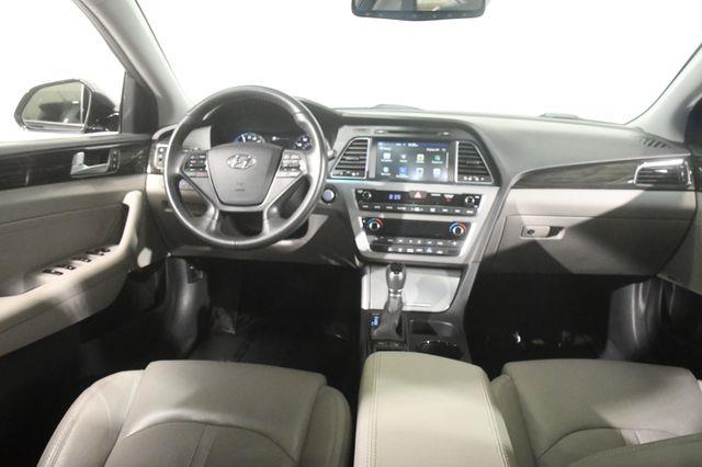 2017 Hyundai Sonata Hybrid Limited photo