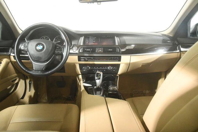 2015 BMW 5-Series 528i Xdrive w/ Nav/ Safety / C photo