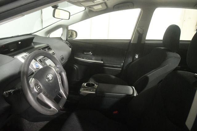 2017 Toyota Prius v Three w/ Navigation photo