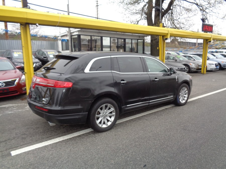 2015 Lincoln MKT 4dr Wgn 3.7L AWD w/Livery Pkg photo