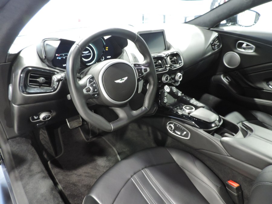 2019 Aston Martin Vantage Coupe photo