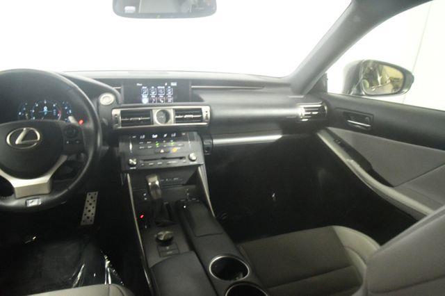 2015 Lexus IS 350 photo