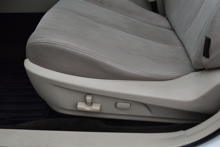 2014 Subaru Legacy 2.5i Premium photo