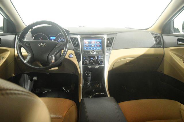 2013 Hyundai Sonata Hybrid photo