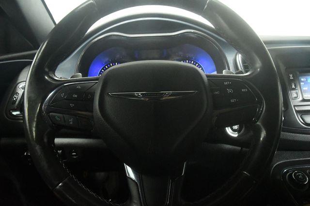 2016 Chrysler 200 S photo