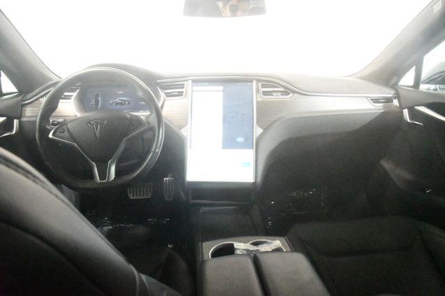 2015 Tesla Model S P90D w/ Autopilot photo