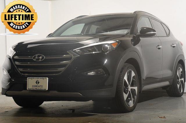 The 2017 Hyundai Tucson Limited w/ Ultimate Package photos