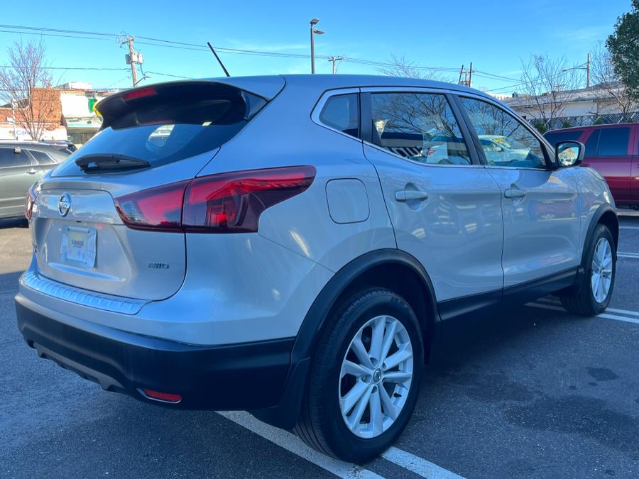 2017 Nissan Rogue Sport SV . 1 OWNER CLEAN CARFAX!!! photo