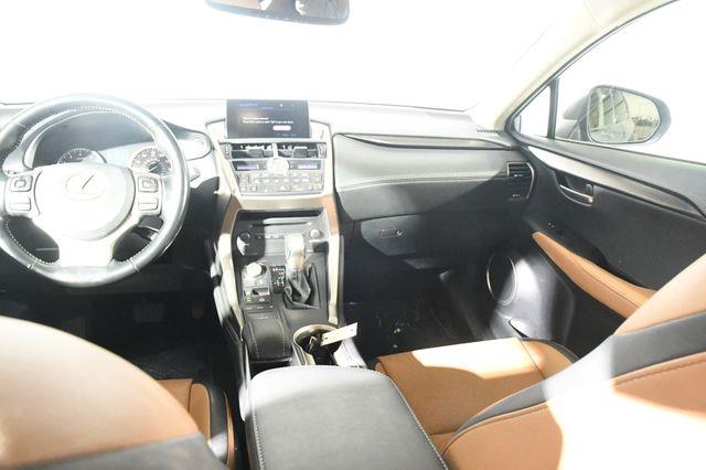 2017 Lexus NX200T LEATHER photo