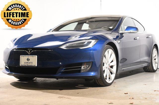 The 2016 Tesla Model S P90D photos