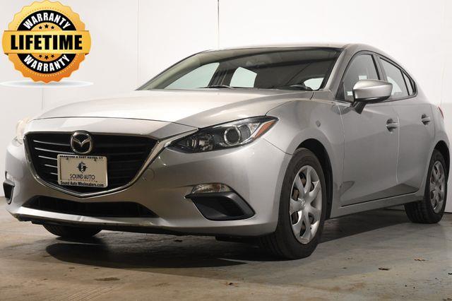 The 2014 Mazda Mazda3 i Sport photos
