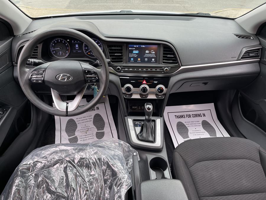 2019 Hyundai Elantra SEL Auto photo