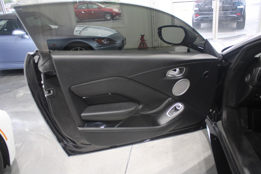 2020 Aston Martin Vantage Coupe photo