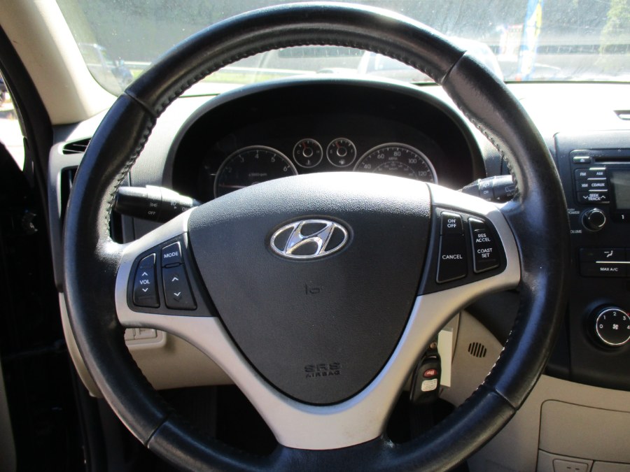 2011 Hyundai Elantra Touring GLS photo