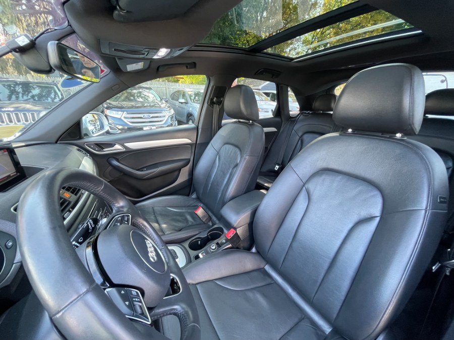 2018 Audi Q3 2.0 TFSI Premium quattro AWD photo