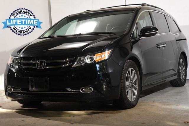 The 2014 Honda Odyssey Touring photos