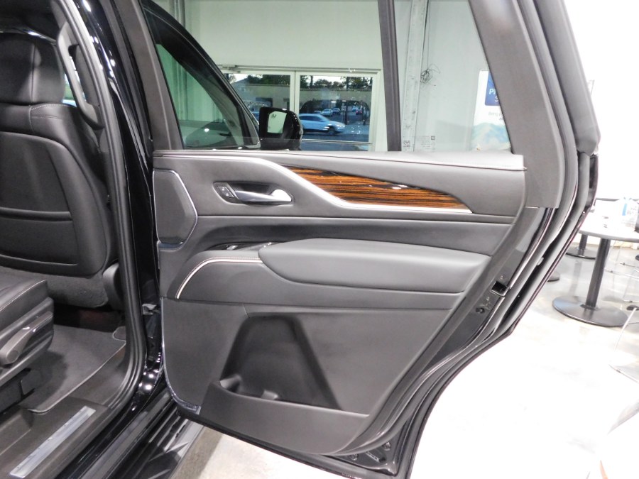 2023 Cadillac Escalade 4WD 4dr Luxury photo