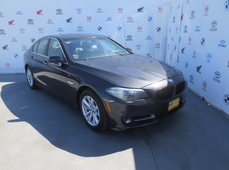 The 2015 BMW 5-Series 4dr Sdn 528i RWD photos