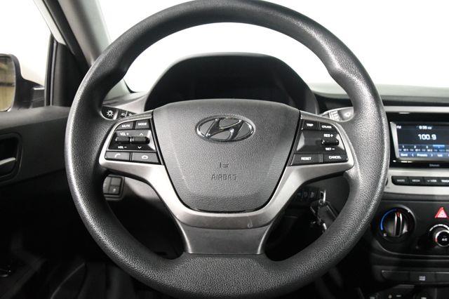 2020 Hyundai Accent SE photo