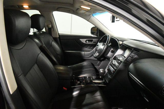 2015 Infiniti QX70 Luxe photo