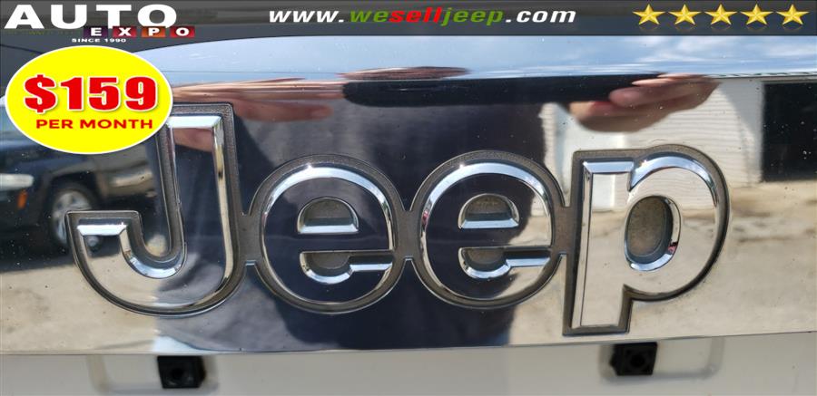 2011 Jeep Grand Cherokee LAREDO photo
