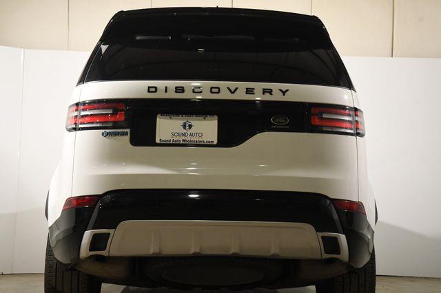 2020 Land Rover Discovery Landmark Edition photo