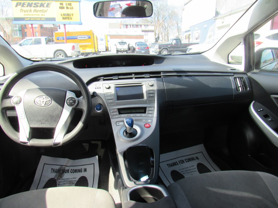 2015 Toyota Prius One photo