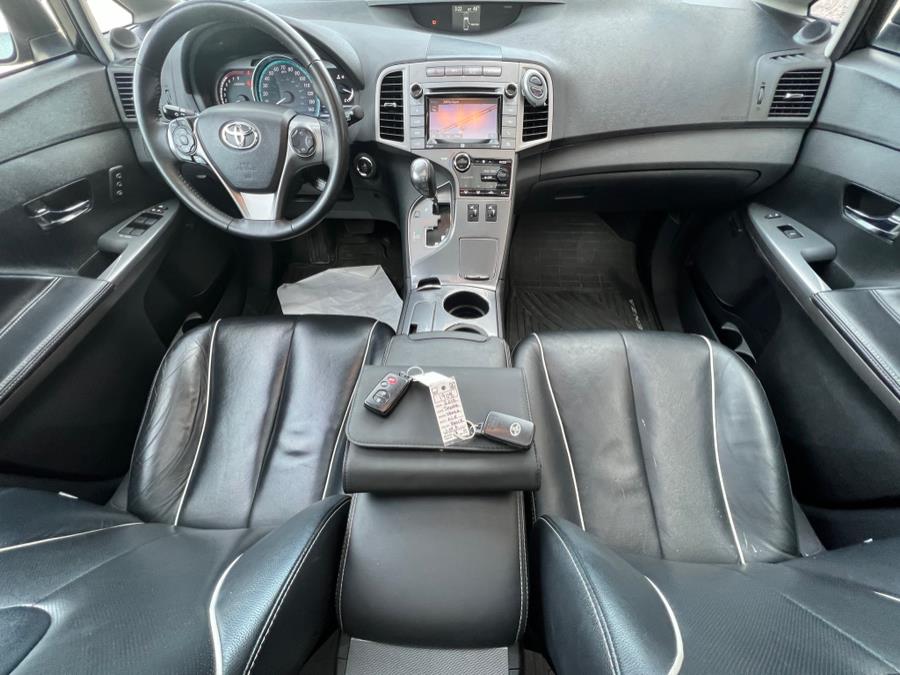 2015 Toyota Venza 4dr Wgn I4 AWD XLE (Natl) photo