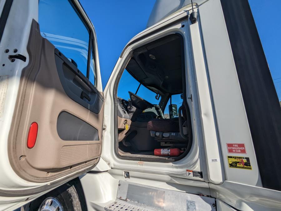 2015 Freightliner Cascadia 125 n-a photo