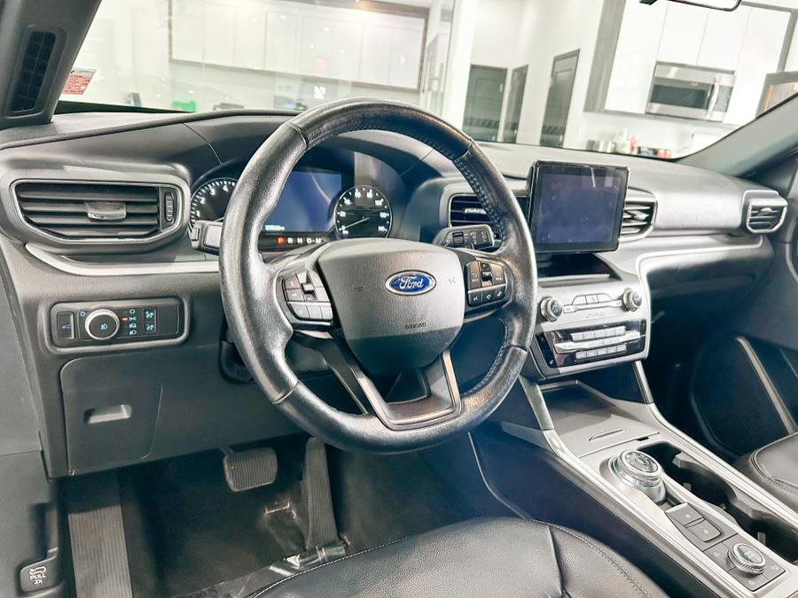 2020 Ford Explorer XLT 4WD photo