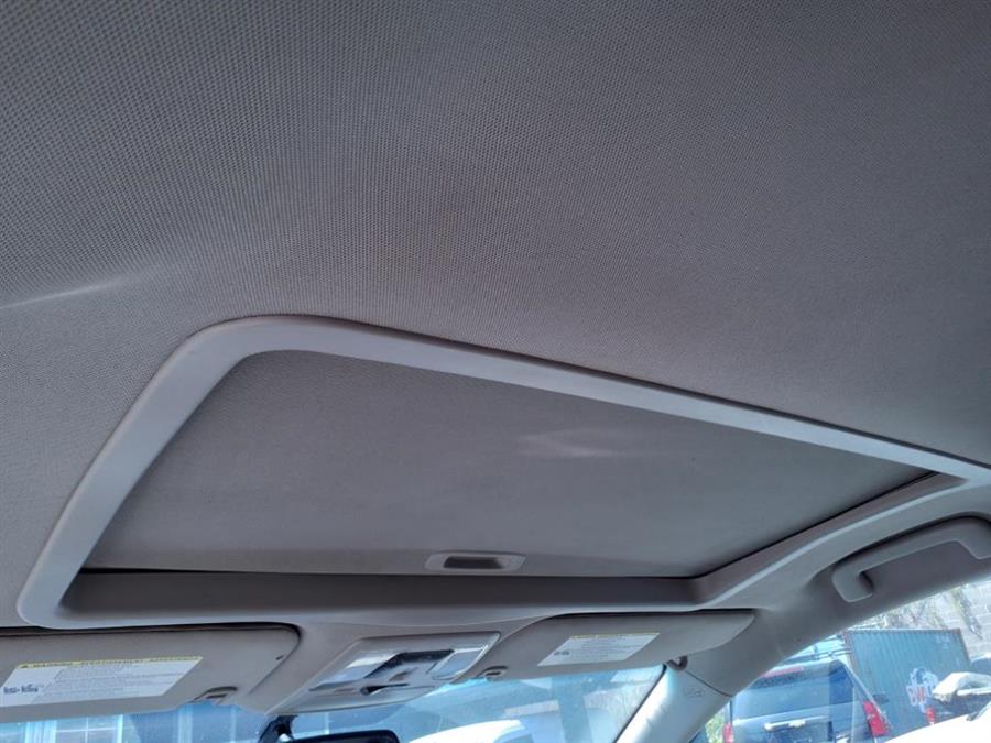 2015 Toyota Sienna XLE 8-Passenger photo