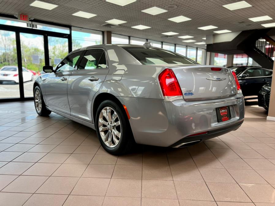 2015 Chrysler 300 4dr Sdn Limited AWD photo