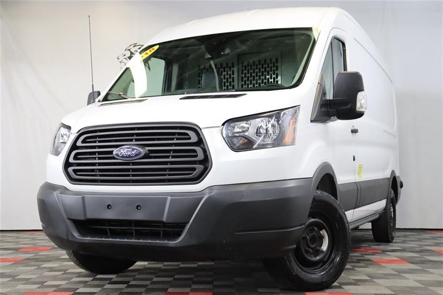 The 2018 Ford TRANSIT T-150 photos