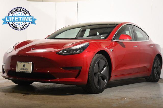 The 2019 Tesla Model 3 Long Range photos