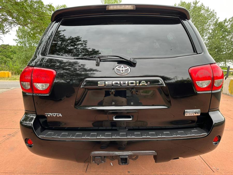 2008 Toyota Sequoia SR5 photo