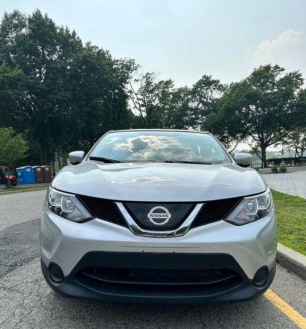 The 2019 Nissan Rogue Sport AWD S photos