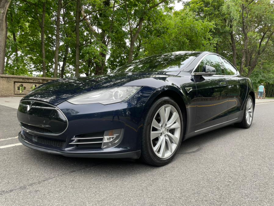 The 2015 Tesla Model S 4dr Sdn AWD 85D photos