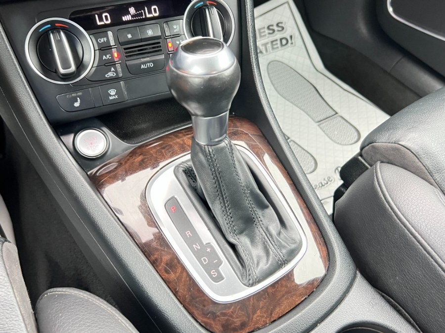 2016 Audi Q3 quattro 4dr Prestige photo