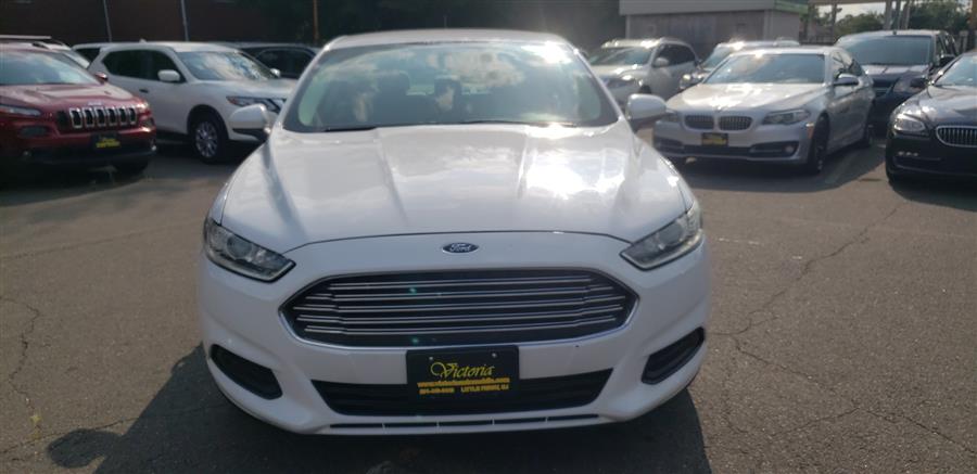 2013 Ford Fusion S photo