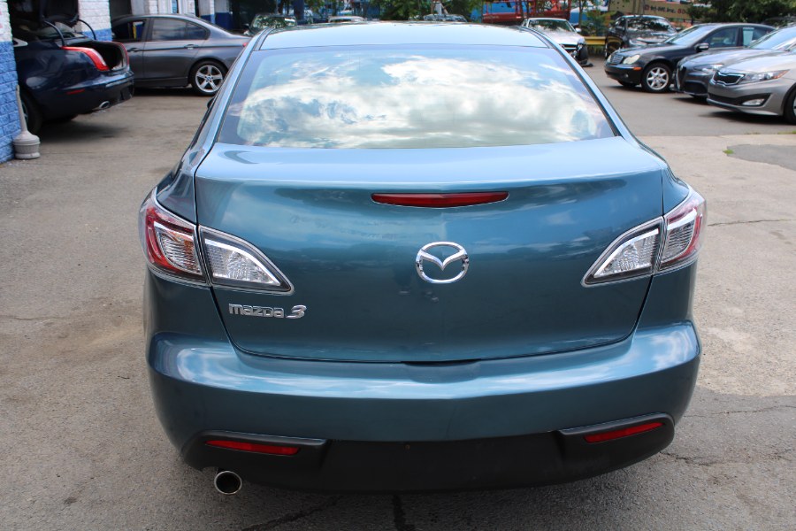 2011 Mazda Mazda3 i Touring photo