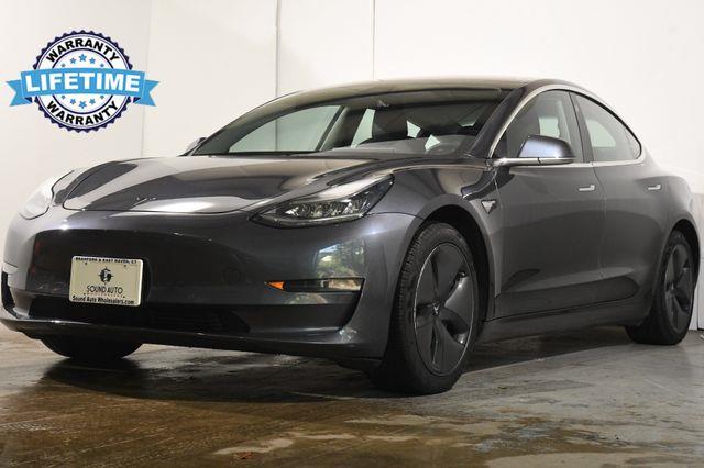 The 2020 Tesla Model 3 Long Range photos
