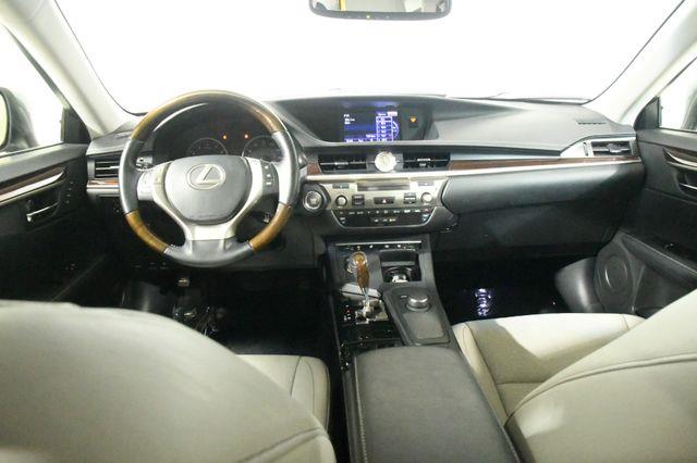 2013 Lexus ES 350 photo