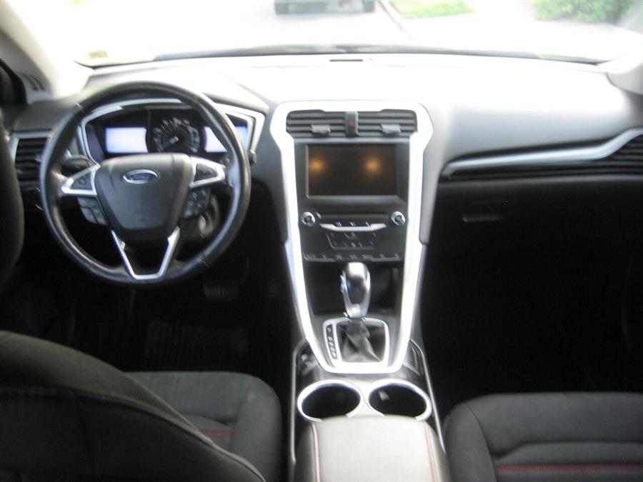 2013 Ford Fusion SE photo